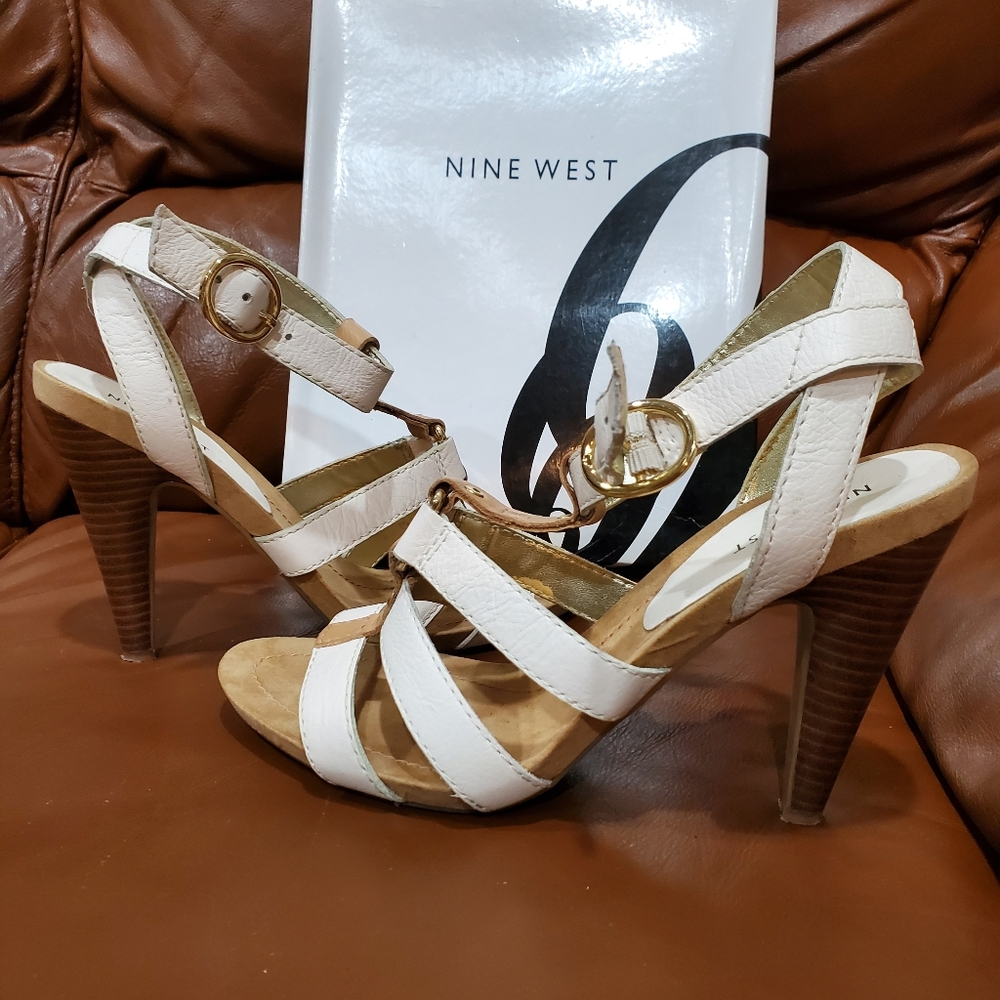Shoes - Picture 2 of 5